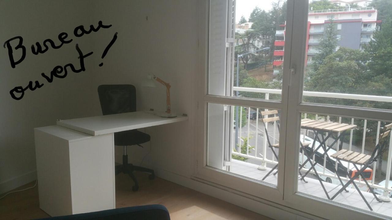 Rond Point Studio Cosy Et Central Avec Balcon Сент-Этьен Экстерьер фото